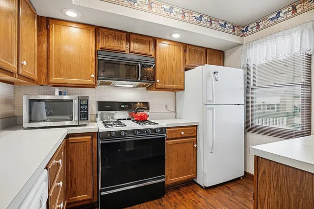 $349,000 | 1514 North Oakhill Drive, Unit L8, South Bend, IN 46637