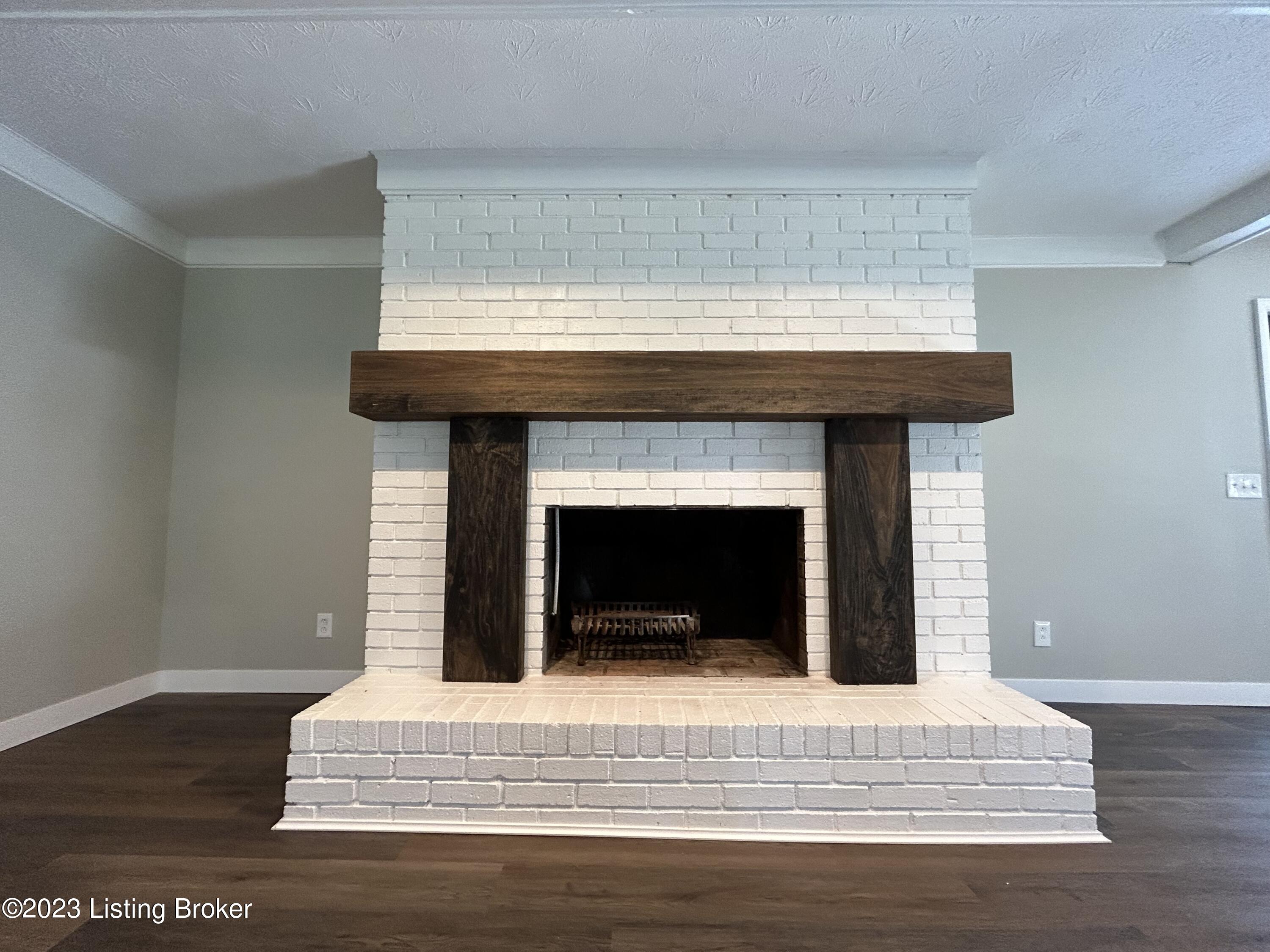 100 Countryside Lebanon, KY 40033 - Photo 10 of 20 Fireplace