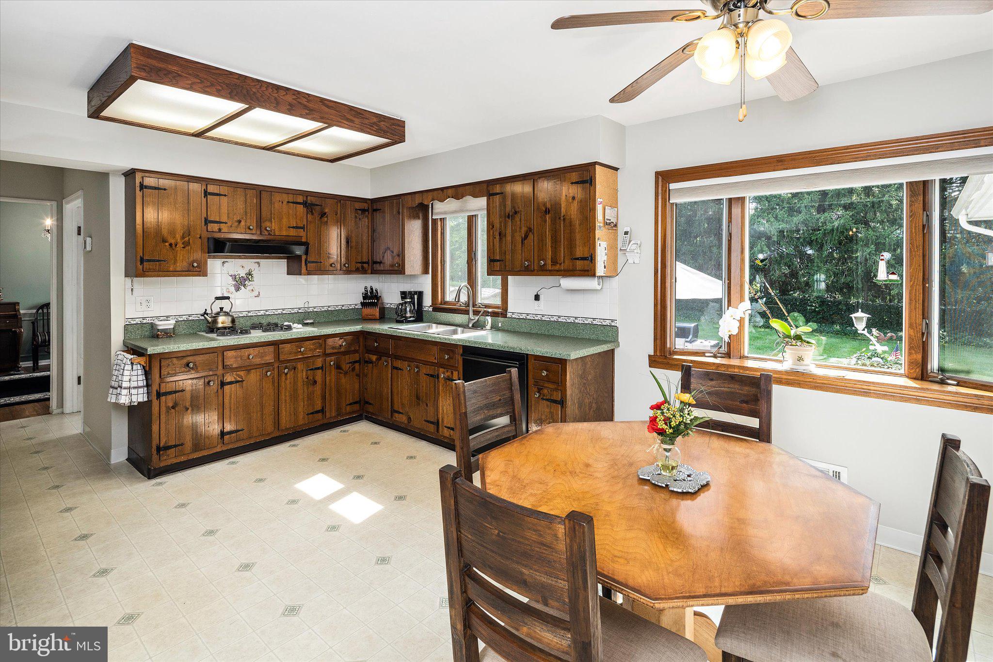 348 George Dye Road Hamilton, NJ 08690 - Photo 10 of 32