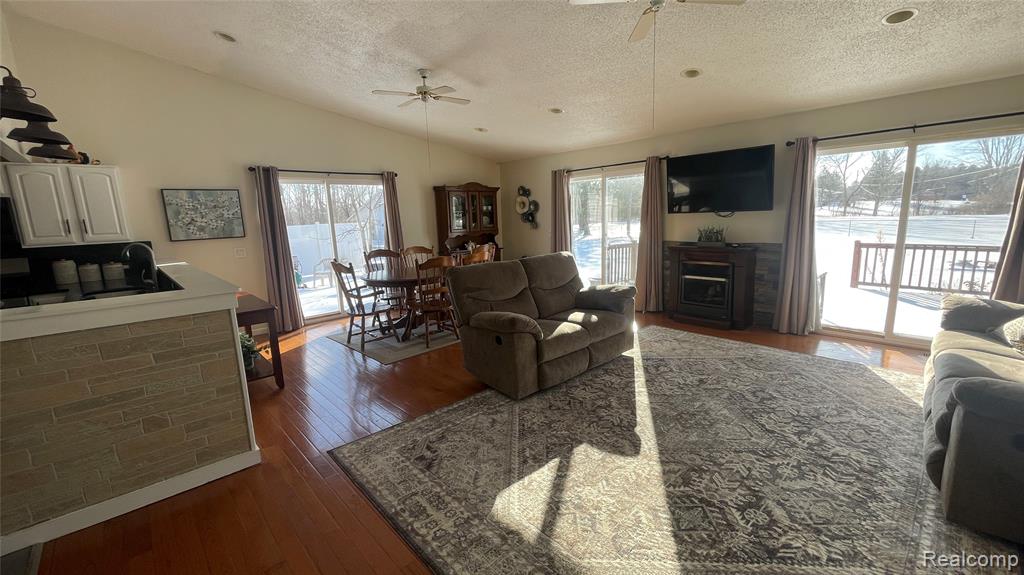 7120 Lapeer Road Davison, MI 48423 - Photo 14 of 48