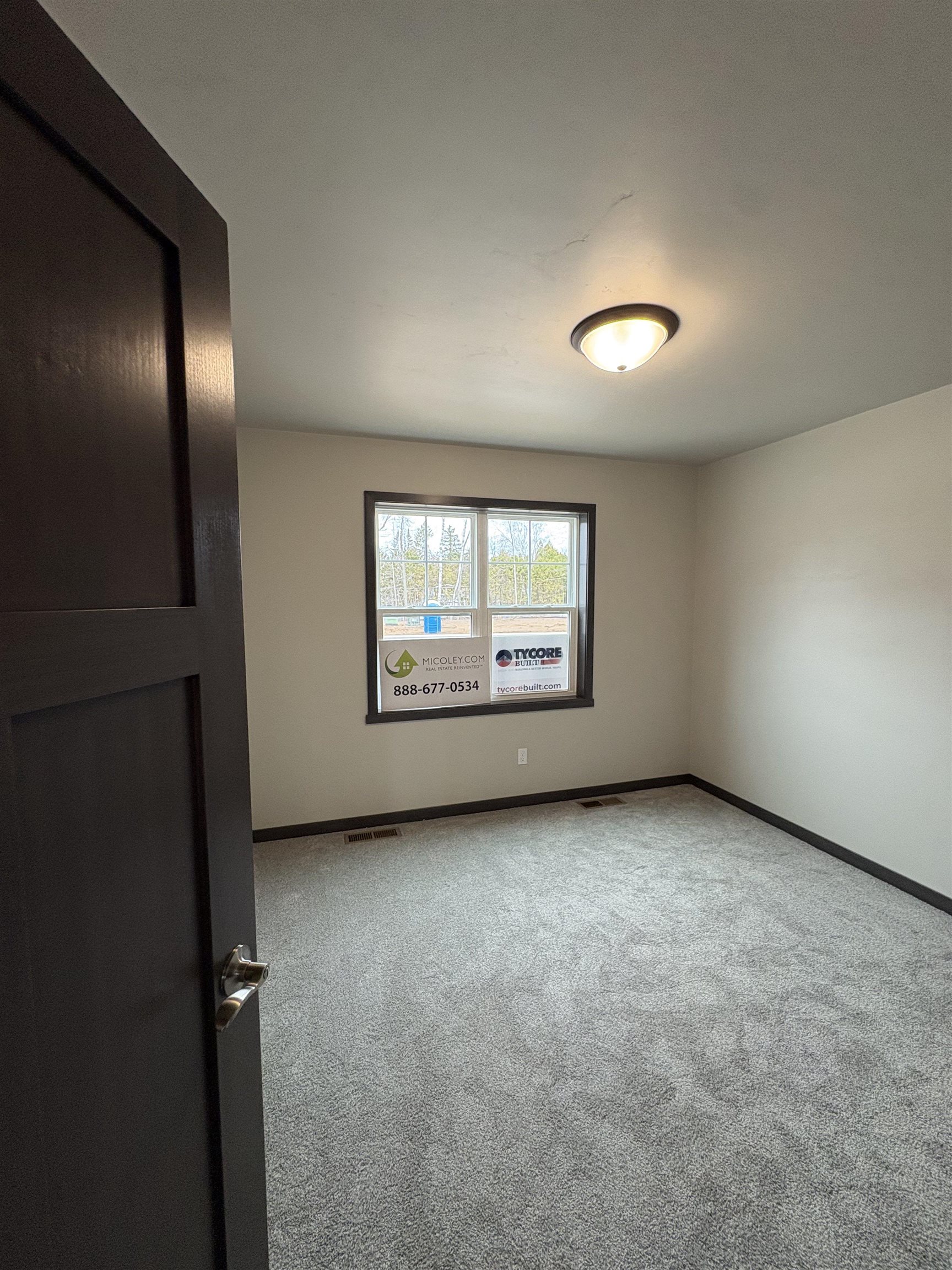 1007 Constellation Way Marinette, WI 54143 - Photo 19 of 34