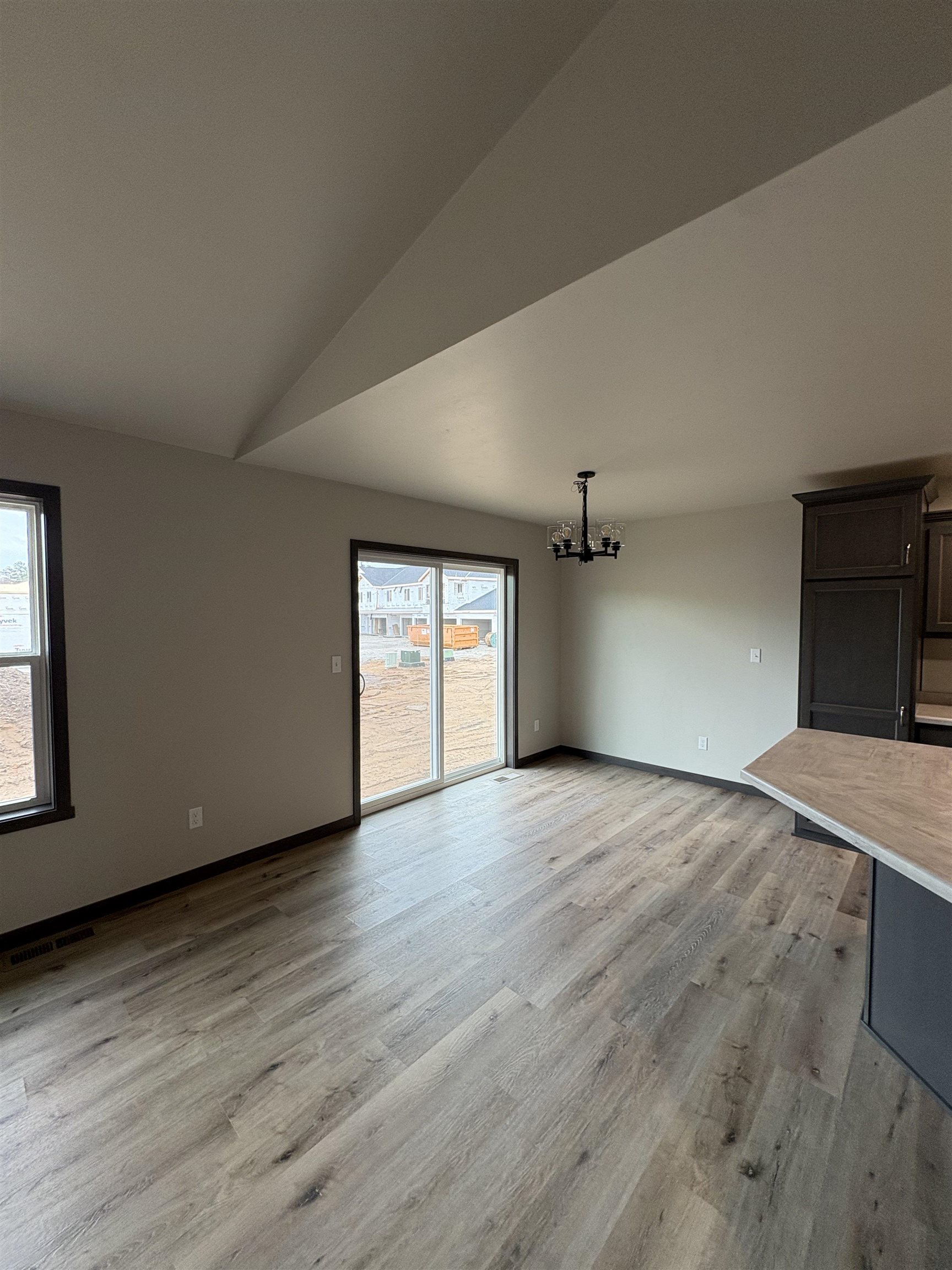 1007 Constellation Way Marinette, WI 54143 - Photo 6 of 34