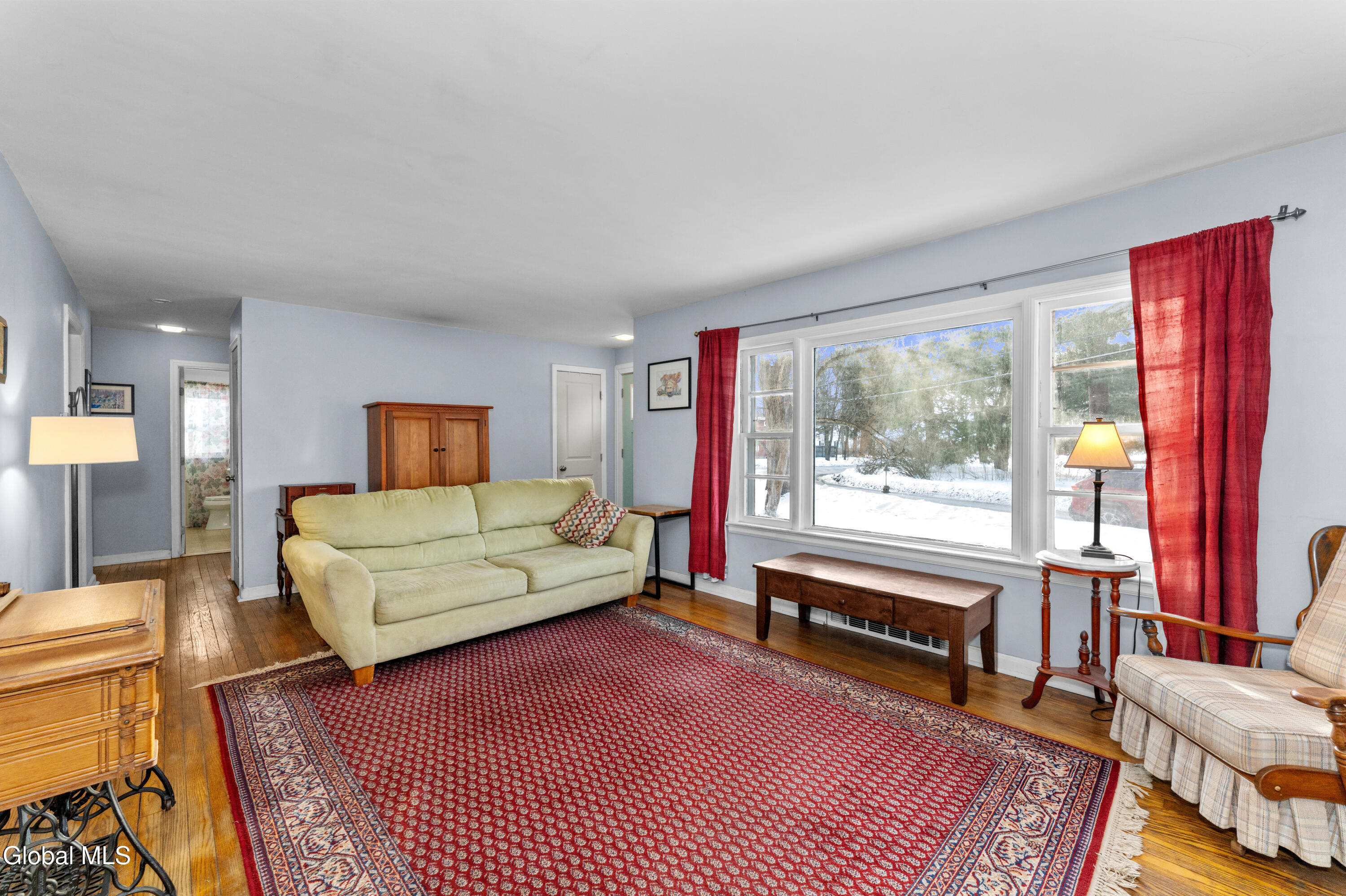 19 Sheffield Road Schenectady, NY 12302 - Photo 5 of 38 1 Livingroom 1