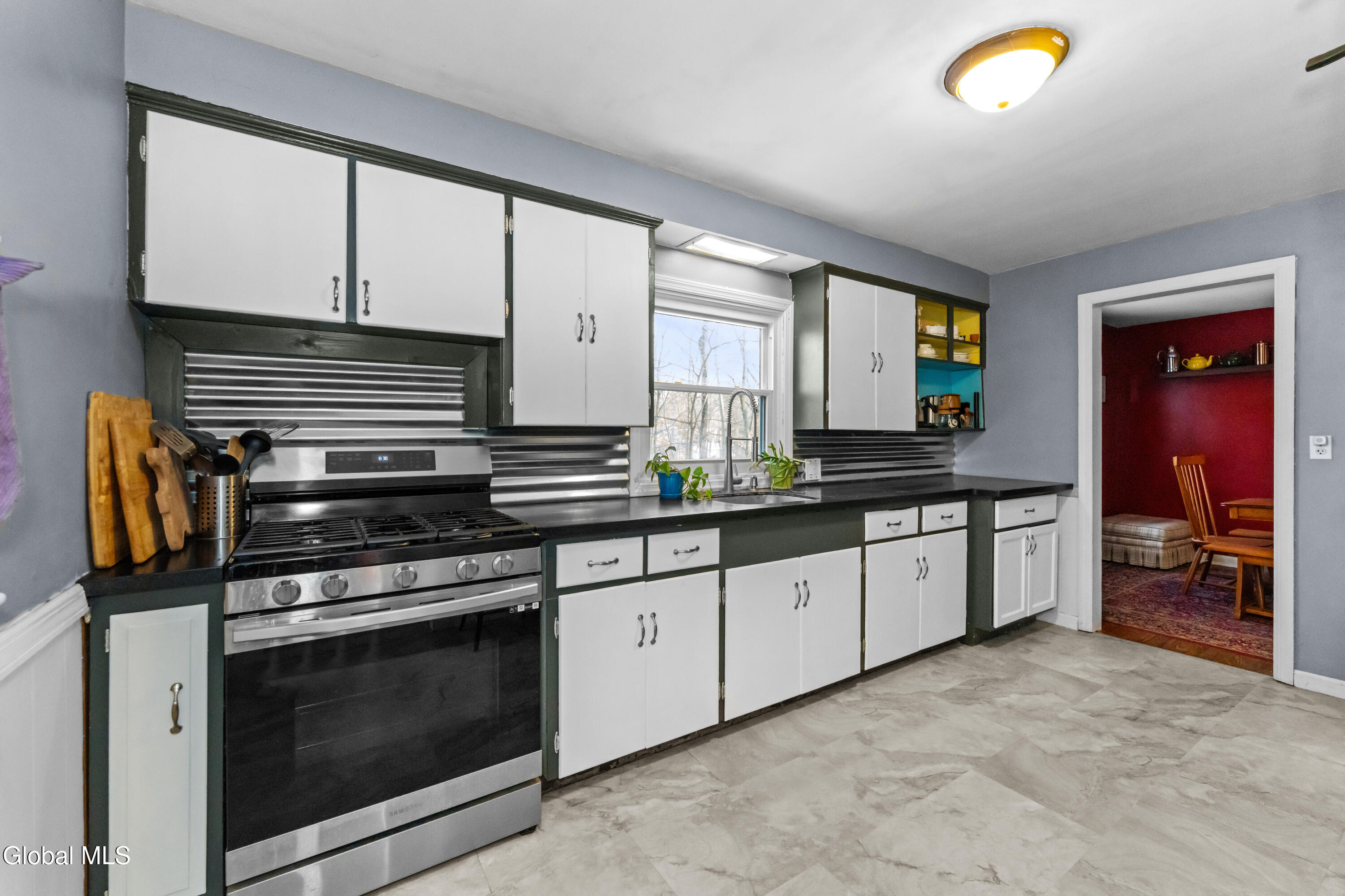 19 Sheffield Road Schenectady, NY 12302 - Photo 10 of 38 2 Kitchen 2