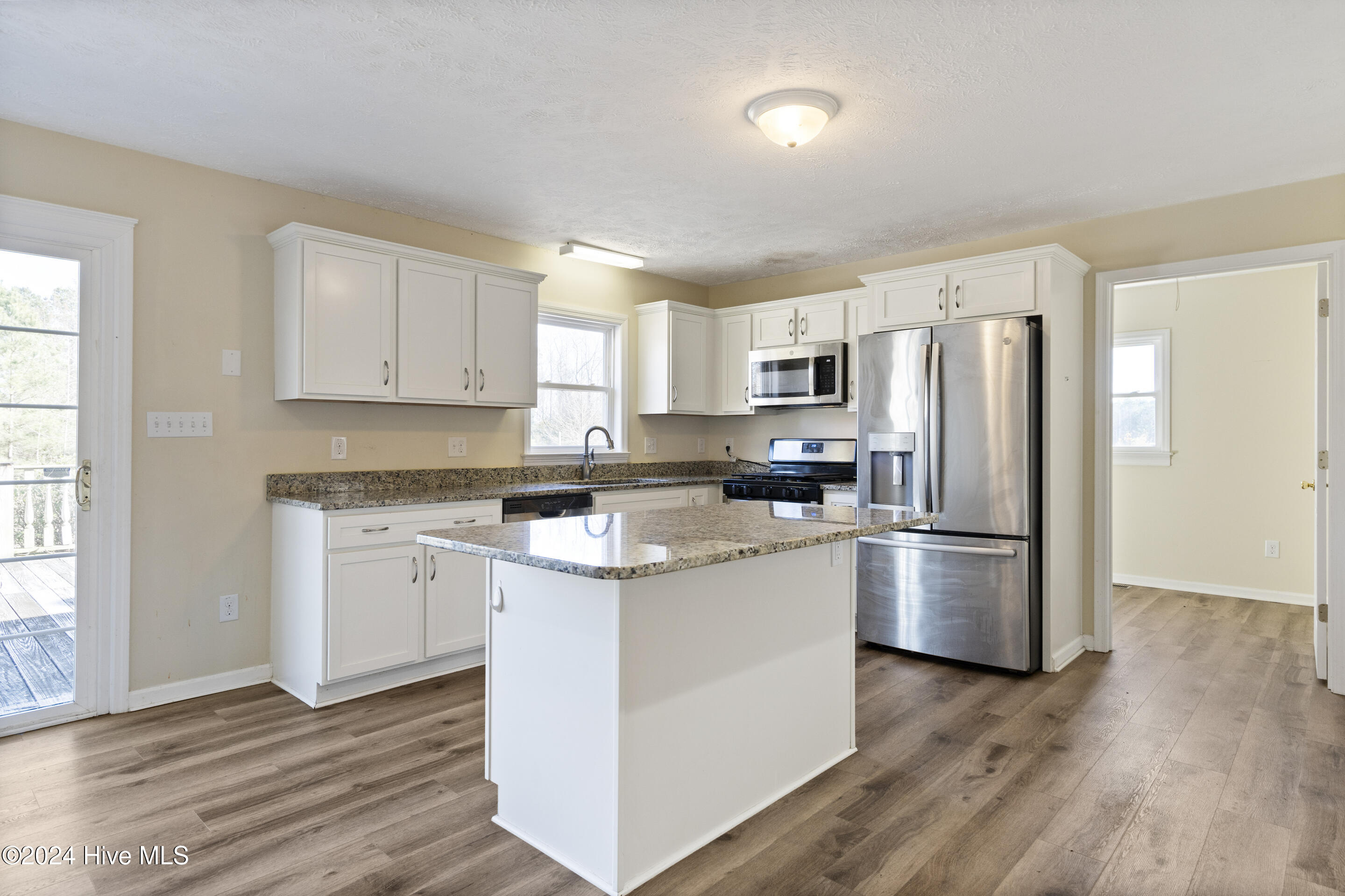 146 Huffman Road Rose Hill, NC 28458 - Photo 12 of 58 Kitchen