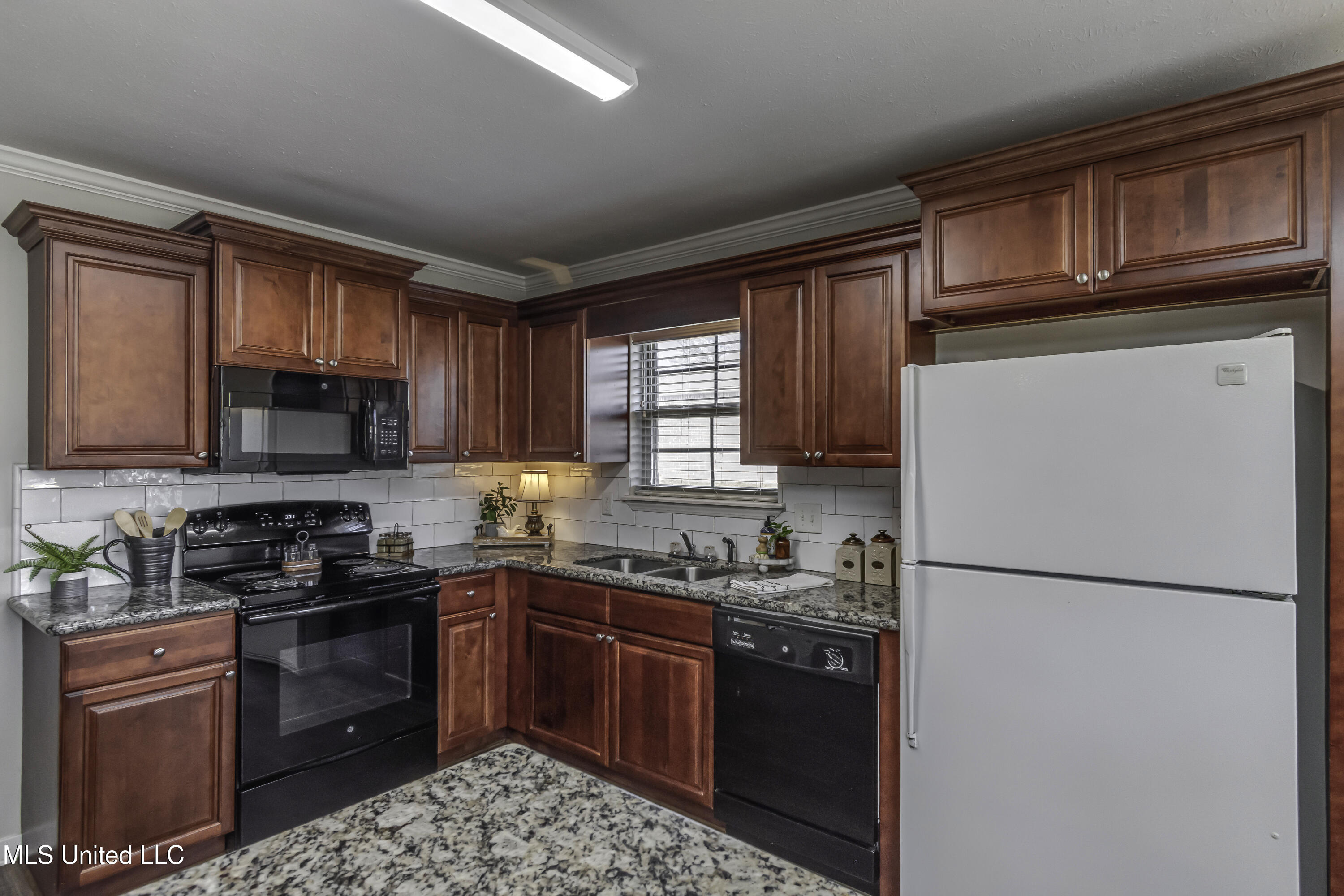 308 Bald Cypress Cove Terry, MS 39170 - Photo 19 of 53 308 Cypress Cv--31