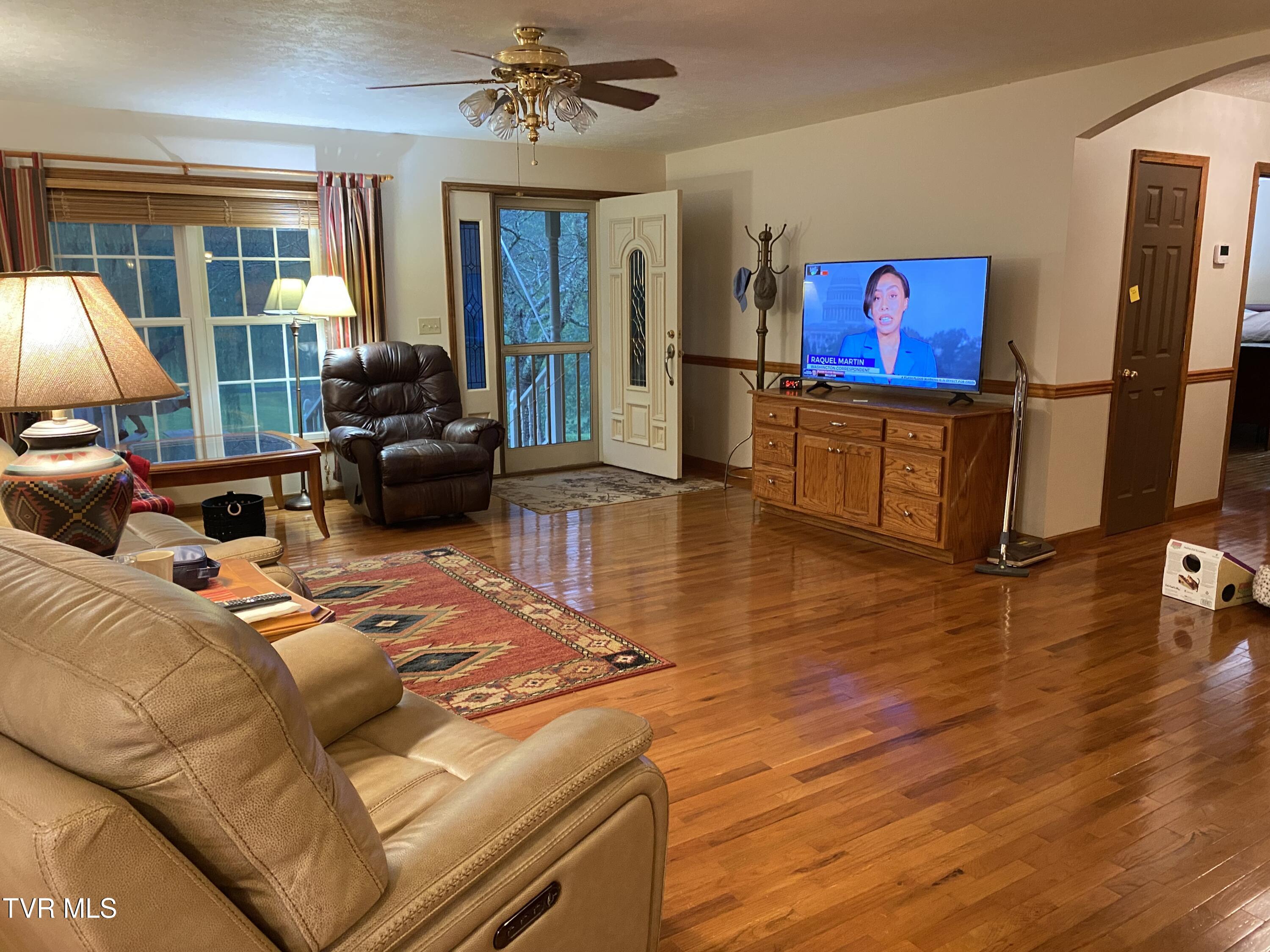 116 Rich Road Elizabethton, TN 37643 - Photo 3 of 21 IMG_2474