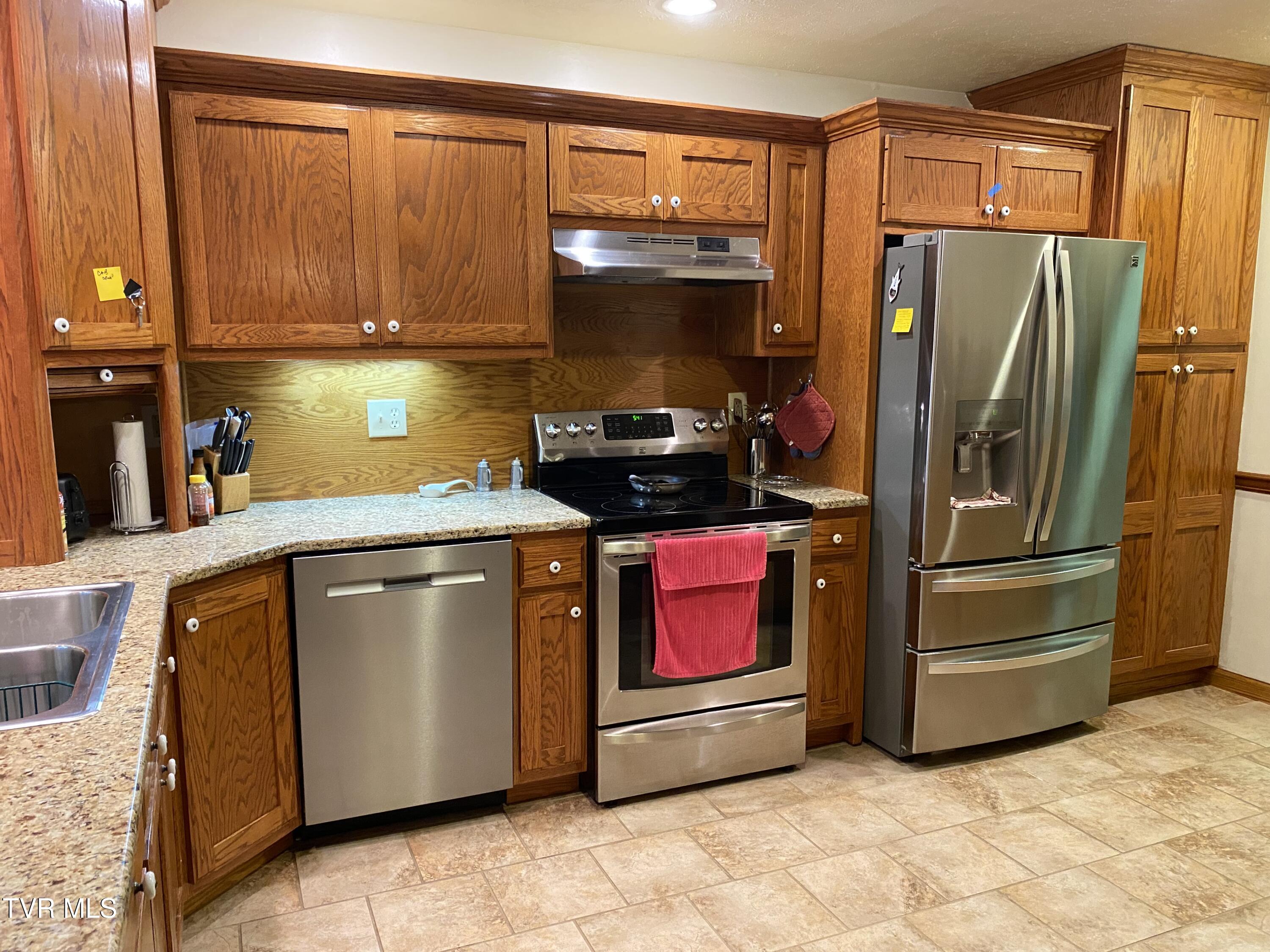 116 Rich Road Elizabethton, TN 37643 - Photo 6 of 21 IMG_2471