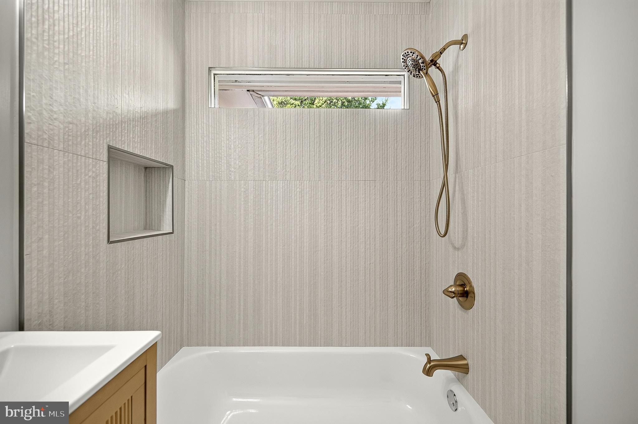 4016 Mapleton Drive Chantilly, VA 20151 - Photo 26 of 47 Gallery Image 26