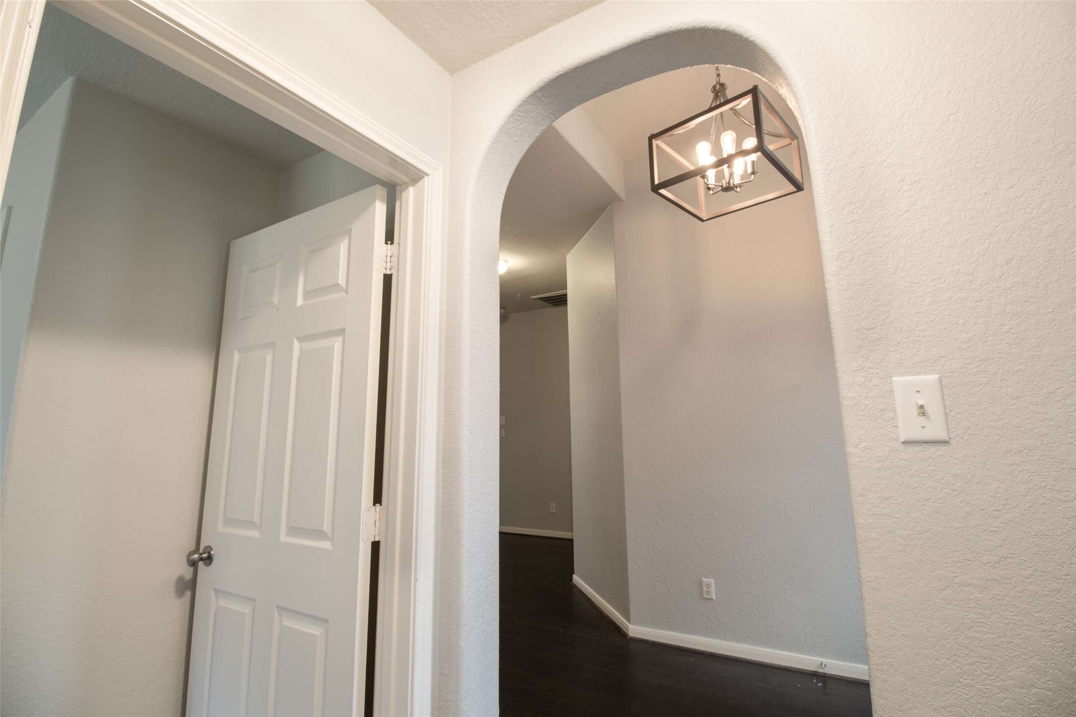303 Burris Park Drive Spring, TX 77373 - Photo 17 of 45 foyer