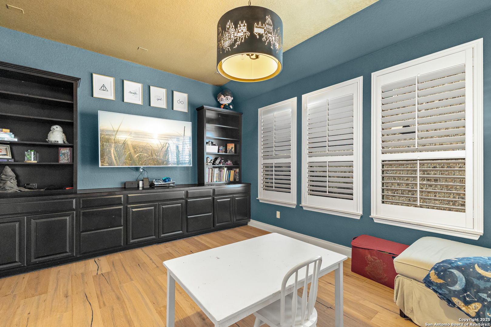28938 Fairs Gate Fair Oaks Ranch, TX 78015 - Photo 14 of 41 a kitchen with a stove a sink and a refrigerator