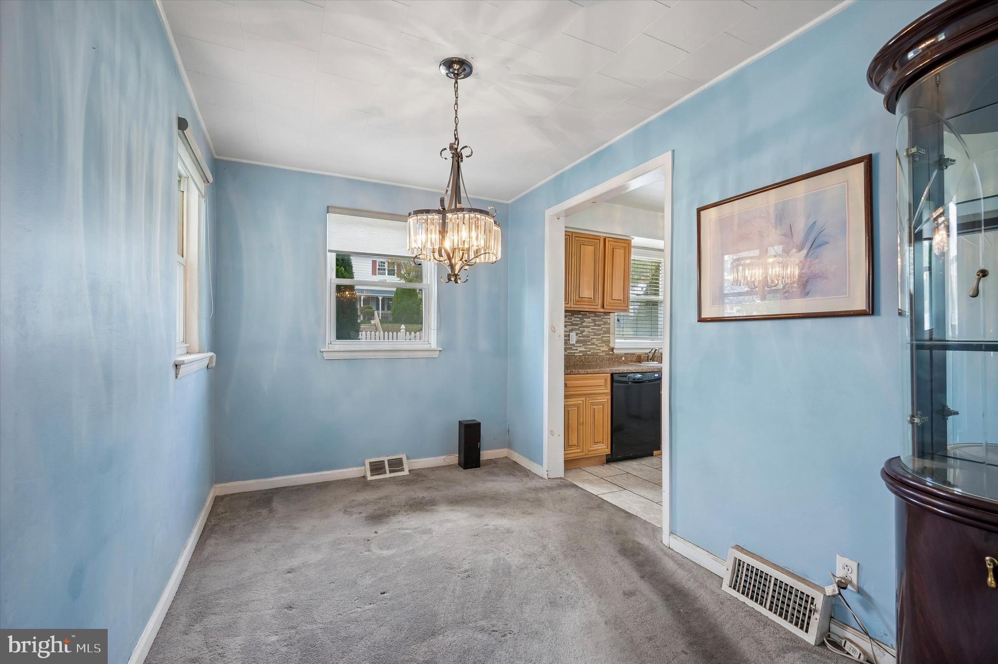 9225 Wesleyan Road Philadelphia, PA 19114 - Photo 4 of 15 Gallery Image 4