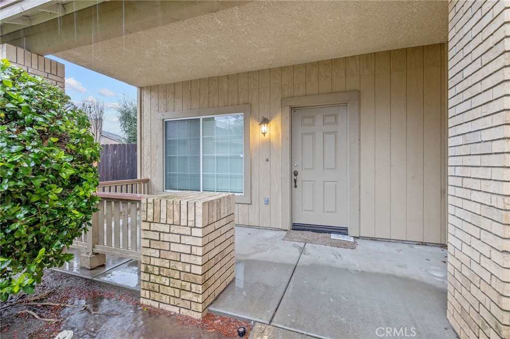 3232 Zion Circle Hanford, CA 93230 - Photo 3 of 61