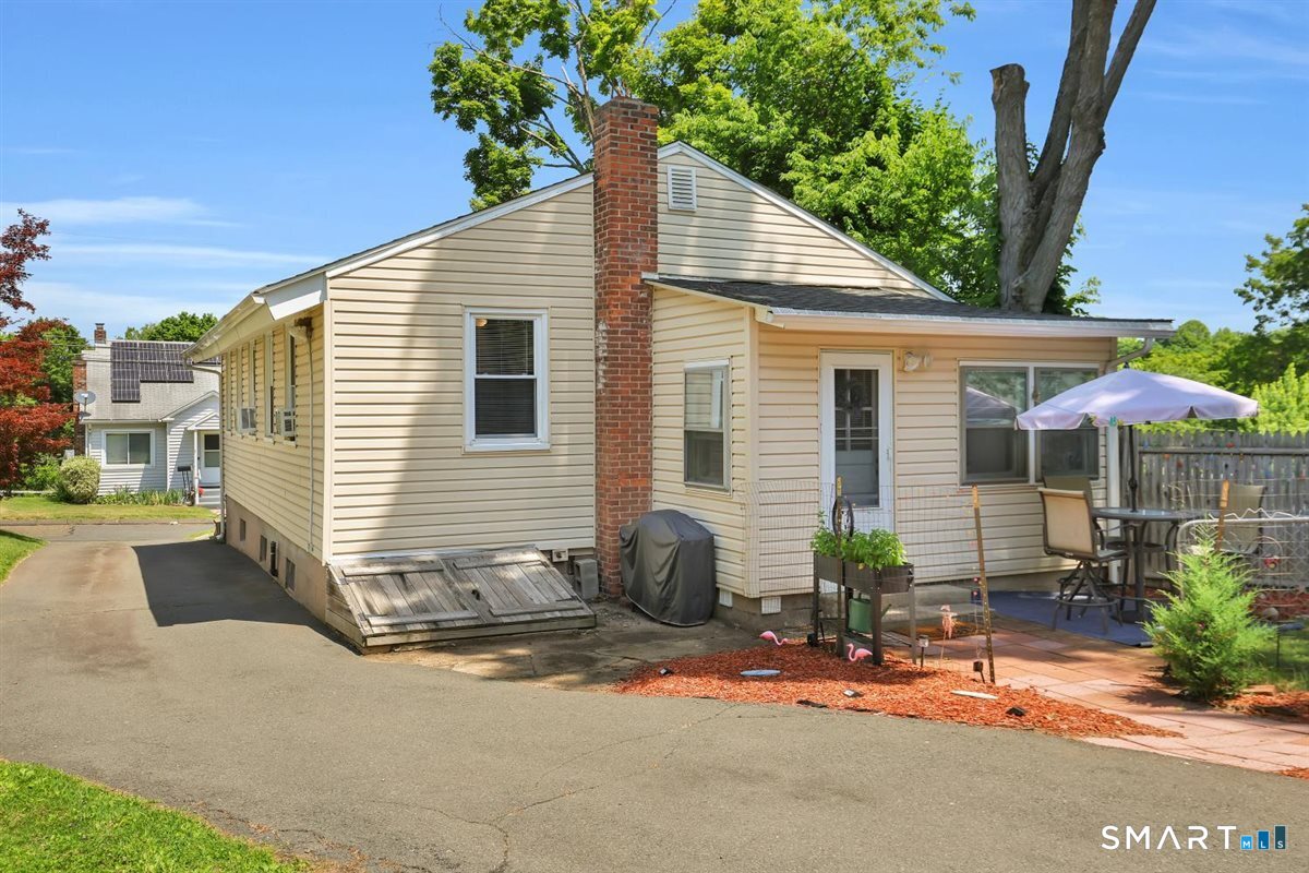 4 Crown Street Middletown, CT 06457 - Photo 27 of 29