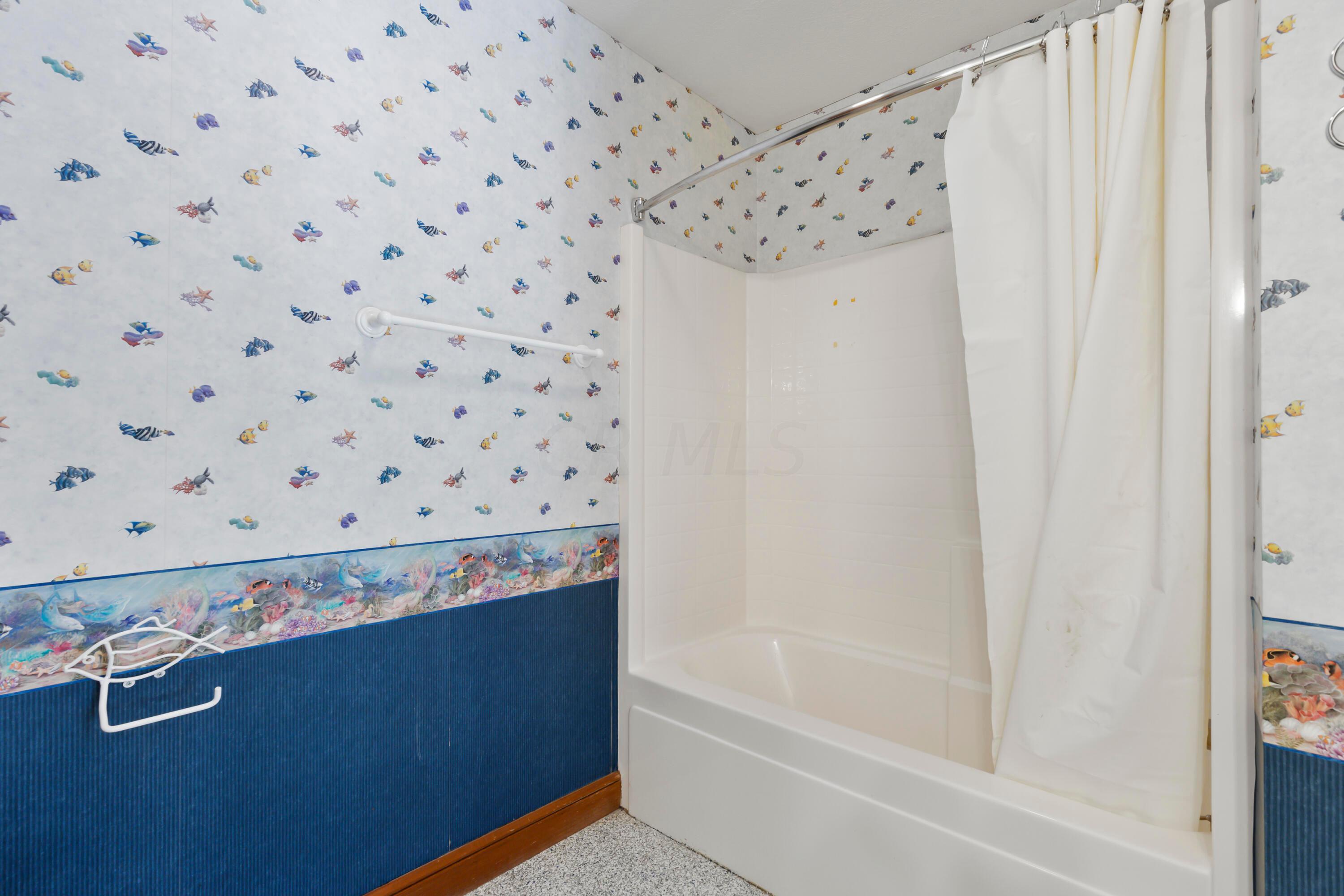 9511 Basil Road Northwest Baltimore, OH 43105 - Photo 51 of 89 Full Bath
