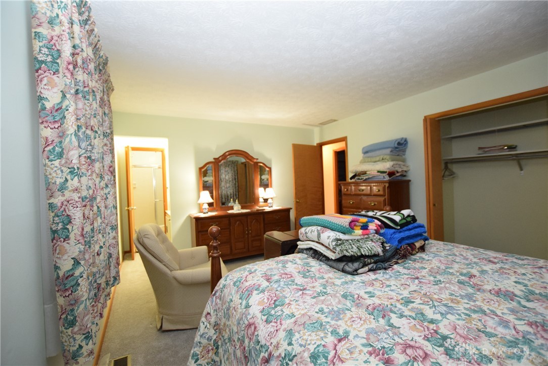 2126 Liberty Road New Carlisle, OH 45344 - Photo 28 of 43