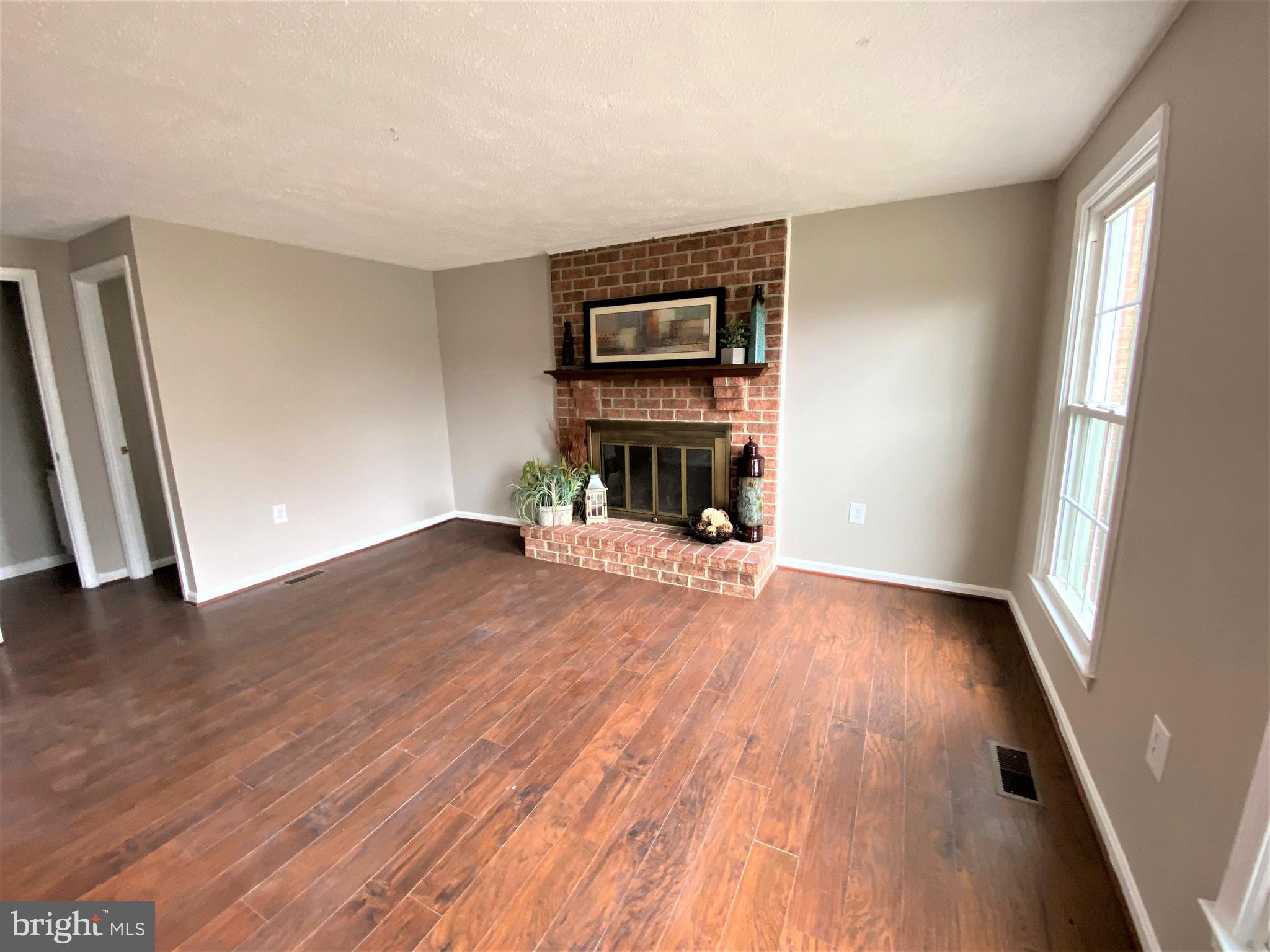 13002 Brookmill Court Laurel, MD 20708 - Photo 5 of 29 Gallery Image 5
