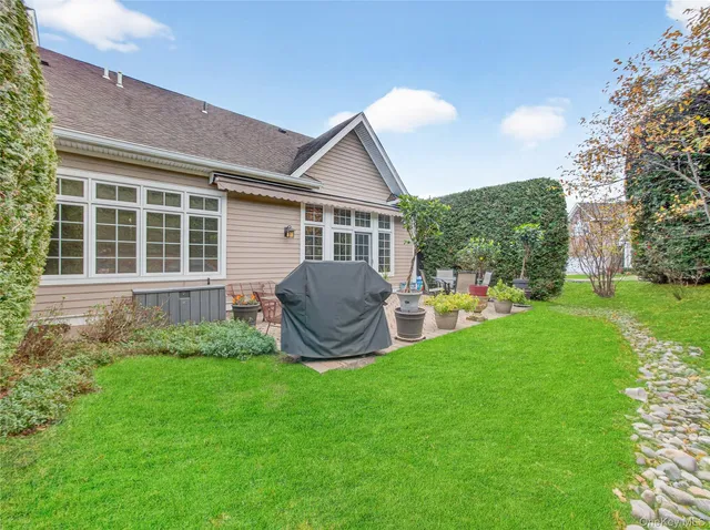 $999,000 | 41 Michael Roberts Court, Pearl River, NY 10965