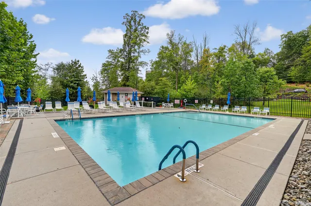 $999,000 | 41 Michael Roberts Court, Pearl River, NY 10965