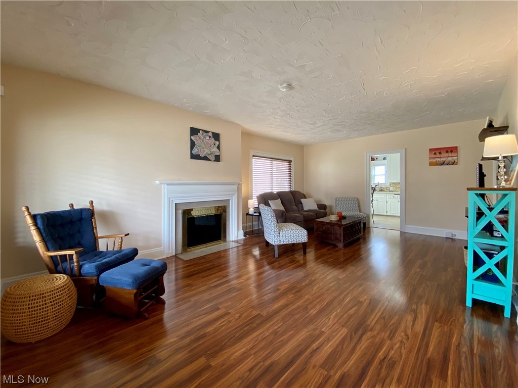 2203 Barrington Road Cleveland, OH 44118 - Photo 4 of 35 Gallery Image 4