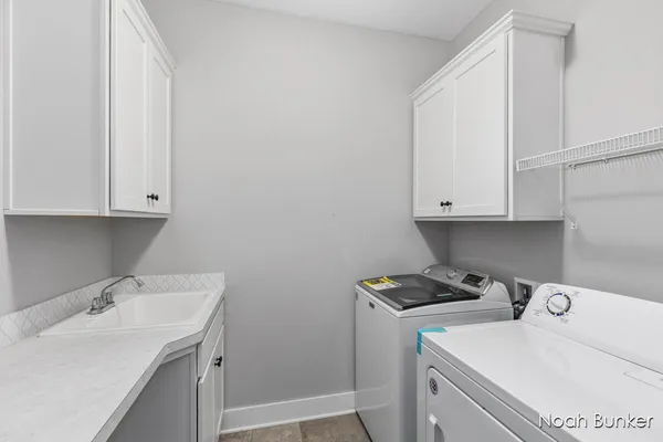 $699,900 | 3857 Winsome Drive, Hudsonville, MI 49426