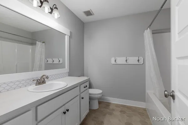 $674,900 | 3857 Winsome Drive, Hudsonville, MI 49426