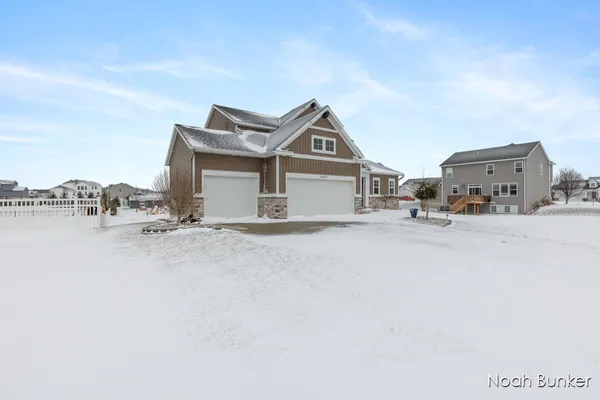 $699,900 | 3857 Winsome Drive, Hudsonville, MI 49426