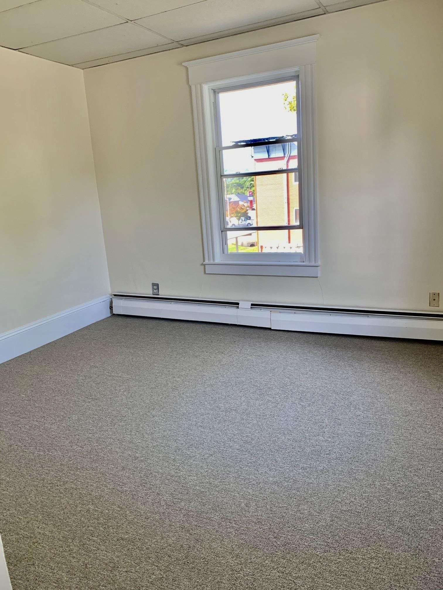 22 Tracy Street Lebanon, NH 03784 - Photo 3 of 23