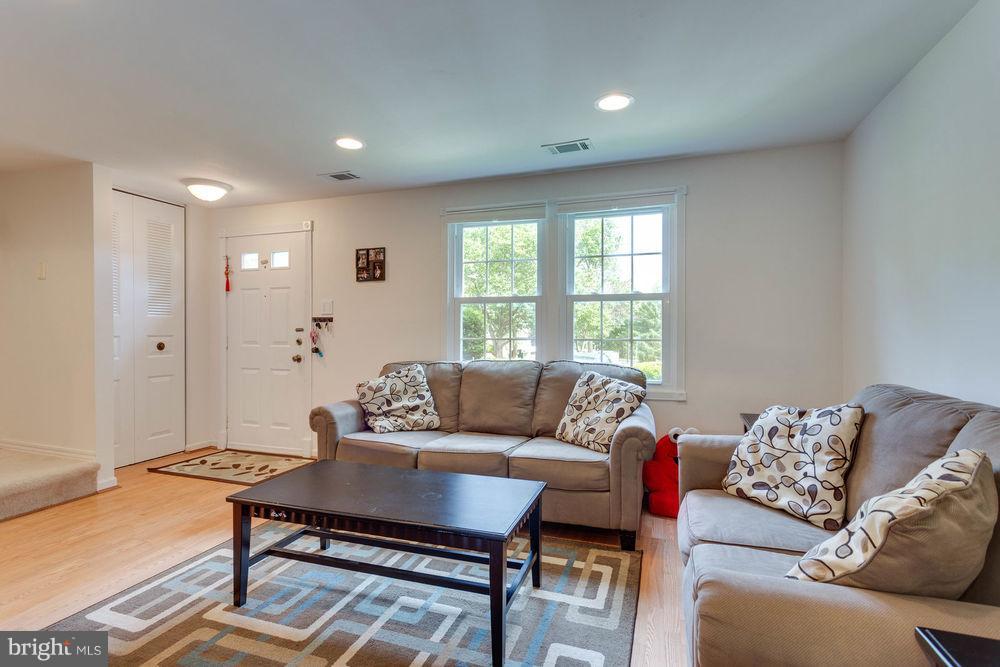 8291 Bark Tree Court Springfield, VA 22153 - Photo 7 of 29 Living Room