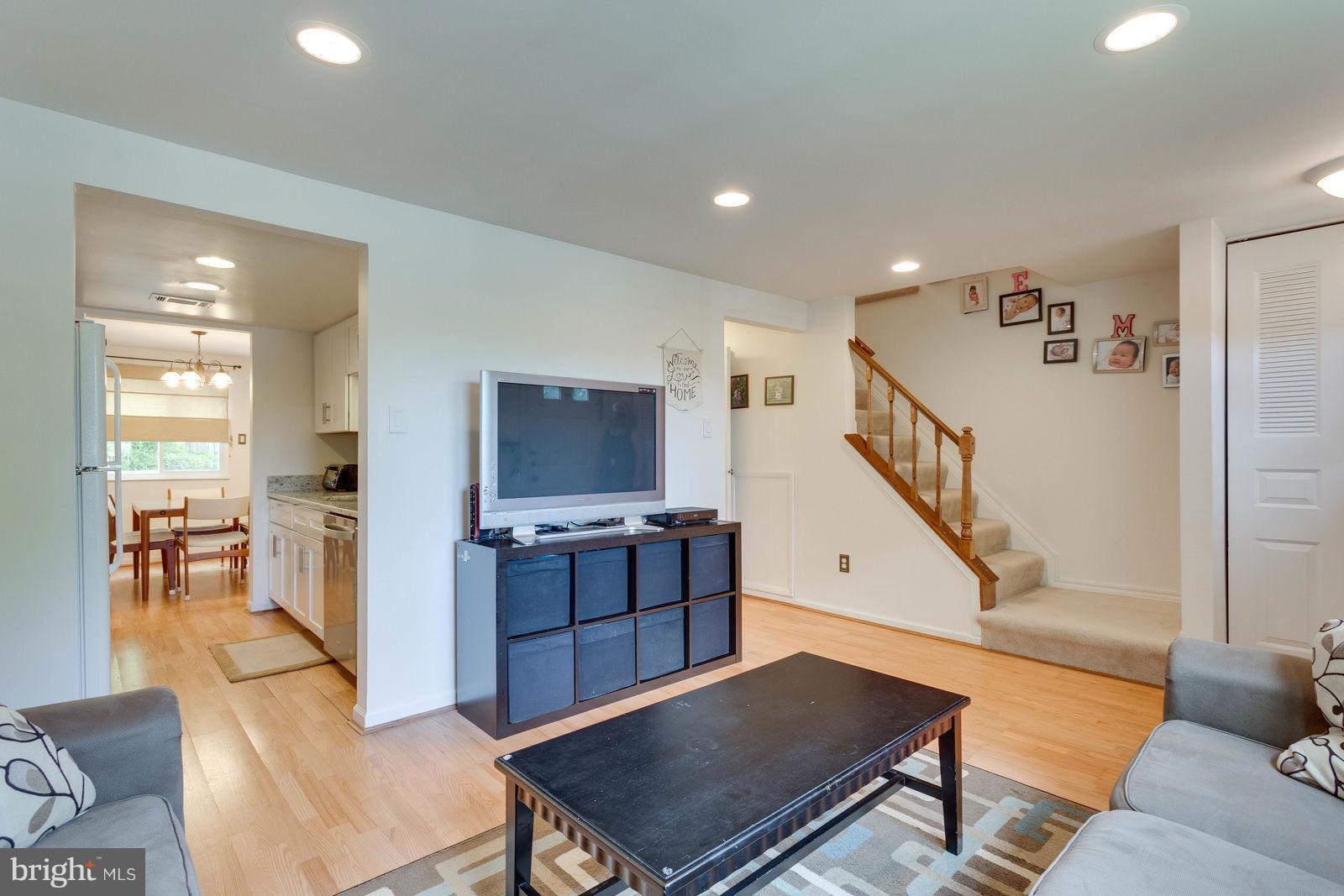 8291 Bark Tree Court Springfield, VA 22153 - Photo 8 of 29 Living Room