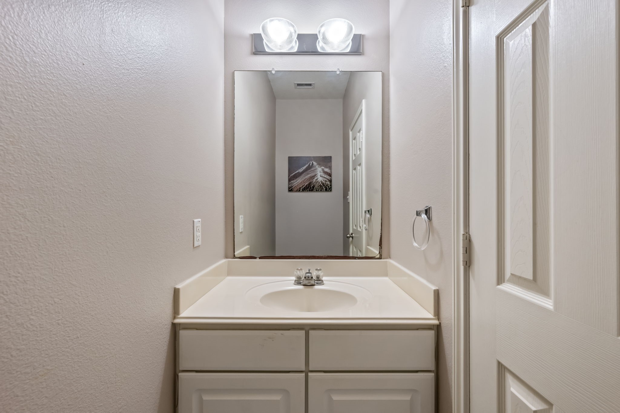 903 Northgate Springs Drive Spring, TX 77373 - Photo 10 of 31 Powder room downstairs.