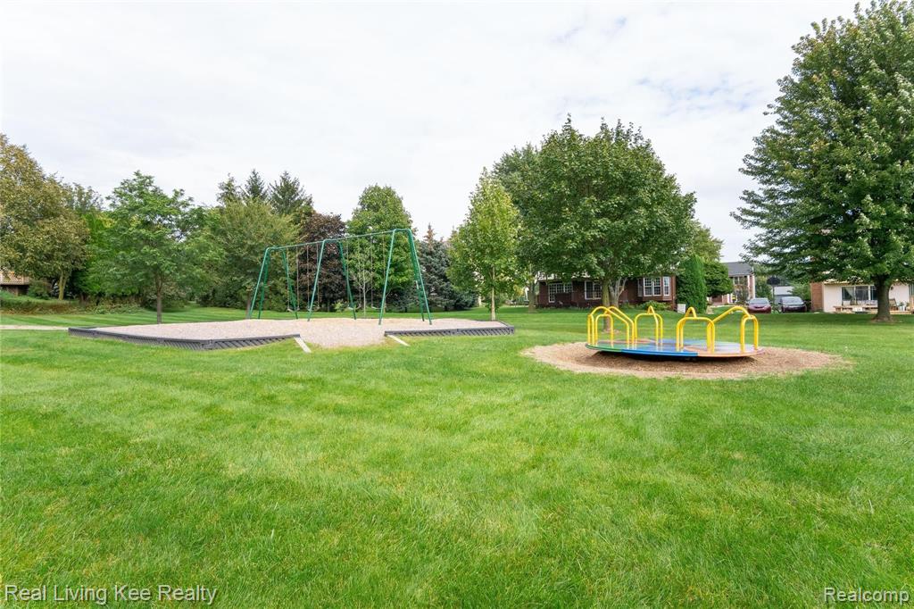 2260 North Fairview Lane Rochester Hills, MI 48306 - Photo 36 of 38