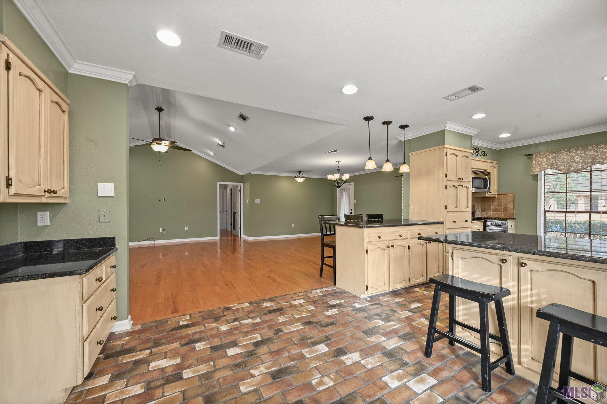 5348 Charing Way Avenue Baton Rouge, LA 70817 - Photo 7 of 21