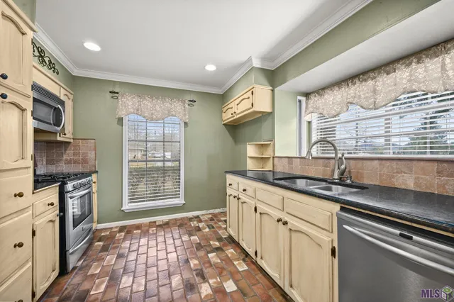 $2,200 | 5348 Charing Way Avenue, Baton Rouge, LA 70817