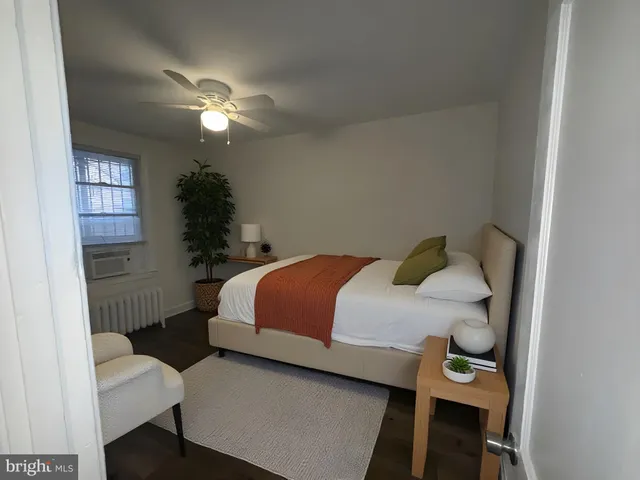 $1,799 | 102 O Street Southwest, Unit 1, Washington, DC 20024