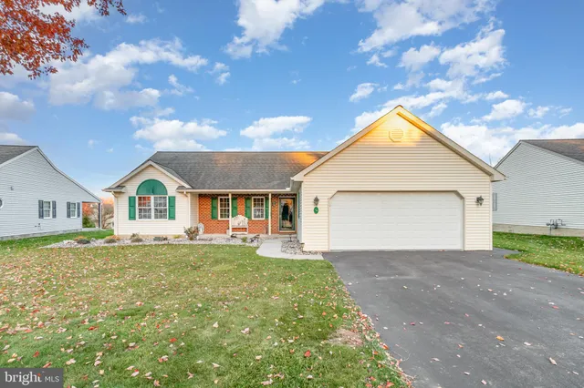 $285,000 | 14 Bower Drive, Myerstown, PA 17067