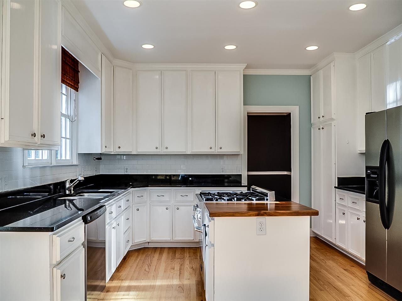2517 Winterbury Court Raleigh, NC 27607 - Photo 2 of 24 Photo 2