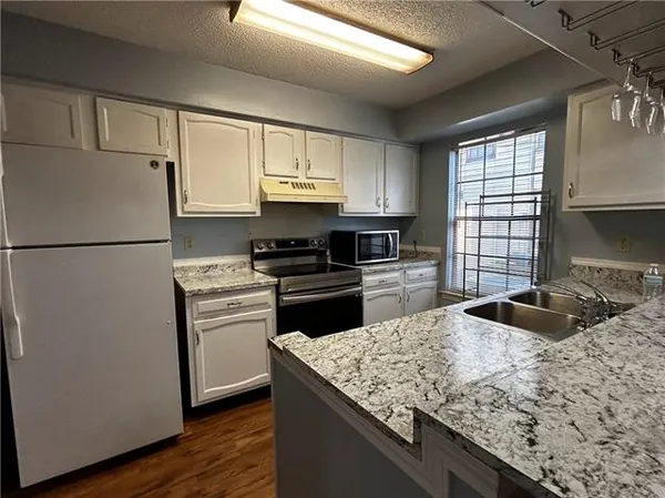 $105,000 | 2928 Manhattan Boulevard, Unit 164, Harvey, LA 70058