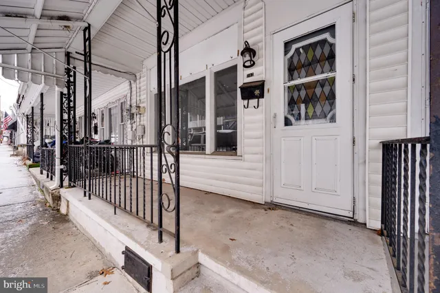 $74,990 | 102 Water Street, New Philadelphia, PA 17959