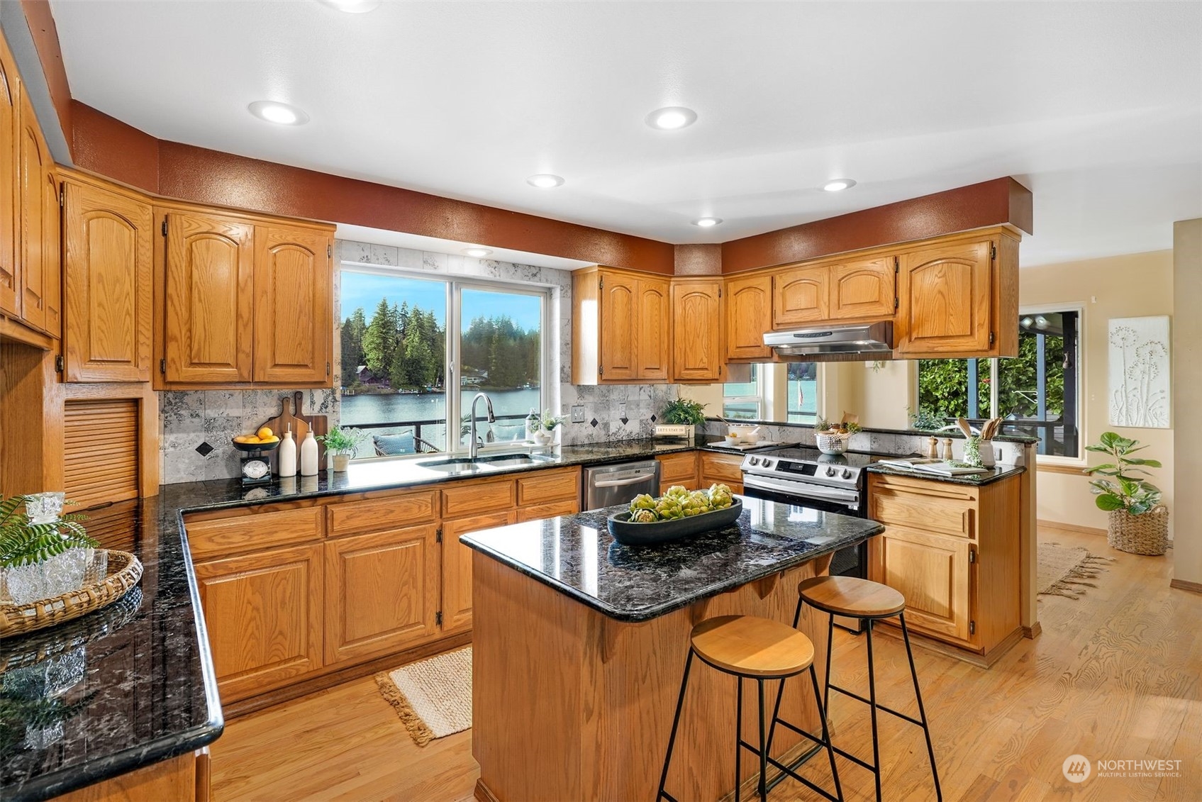 5910 Wonderland Road Snohomish, WA 98290 - Photo 8 of 40 Gallery Image 8