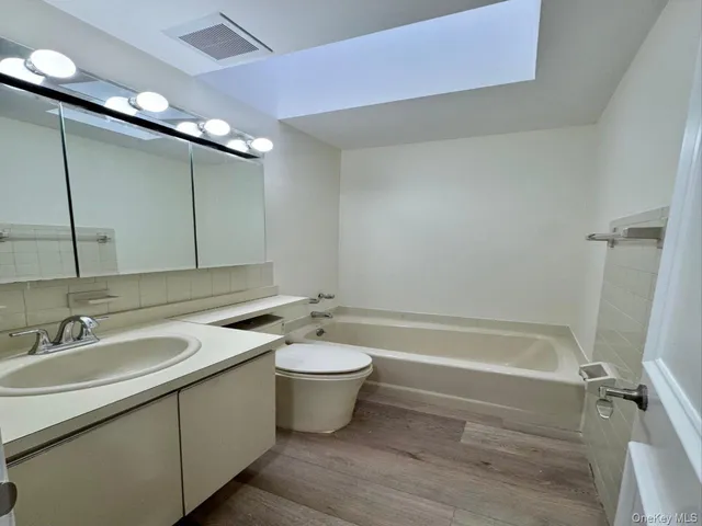 $4,900 | 80 Northgate Circle, Melville, NY 11747