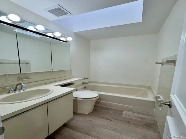 $4,900 | 80 Northgate Circle, Melville, NY 11747