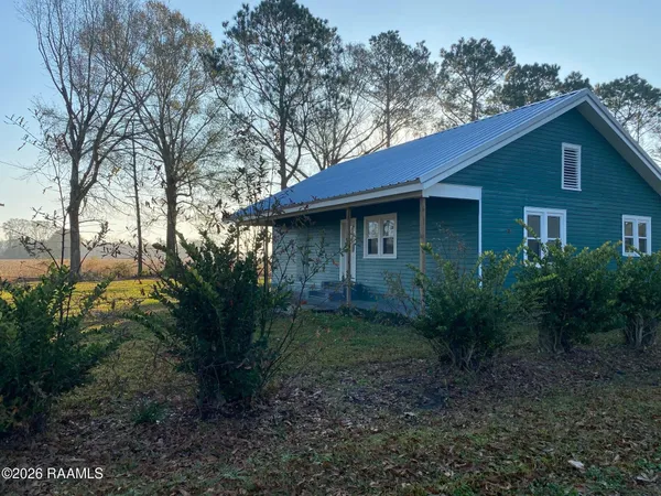 $950 | 1011 Latiolais Road, St. Martinville, LA 70582