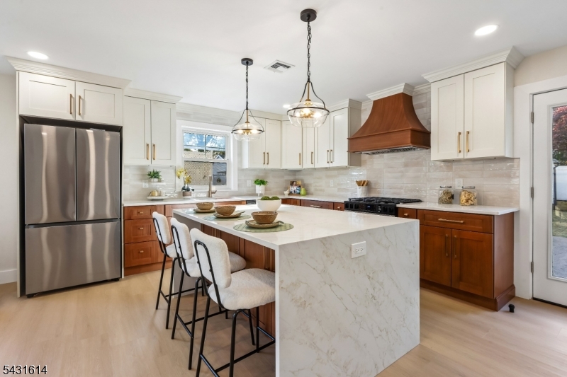 10 Rose Street Edison, NJ 08817 - Photo 8 of 48