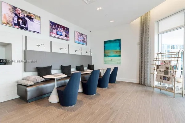 $8,200 | 17111 Biscayne Boulevard, Unit 408, North Miami Beach, FL 33160