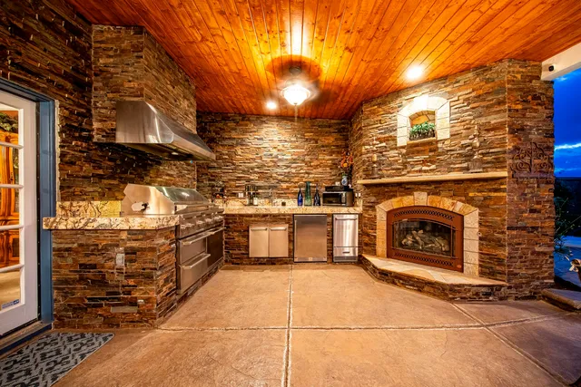 $929,000 | 6723 Sycamore Lane, Palmdale, CA 93551