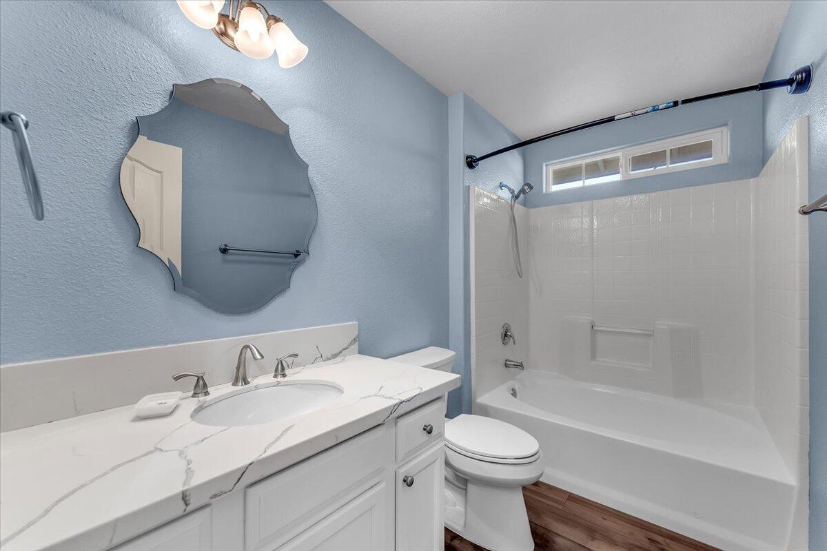 775 Stonebriar Trail Redding, CA 96003 - Photo 23 of 42 Hall Bathroom