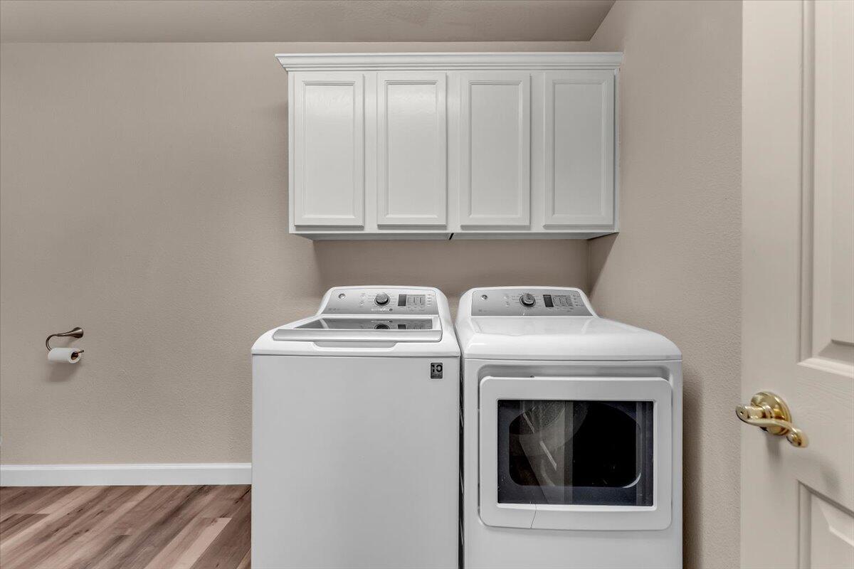 775 Stonebriar Trail Redding, CA 96003 - Photo 27 of 42 Utility Room
