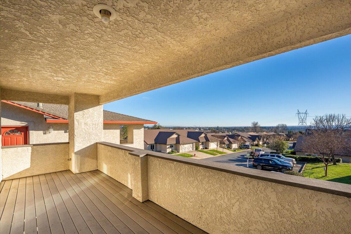 775 Stonebriar Trail Redding, CA 96003 - Photo 6 of 42 Balcony