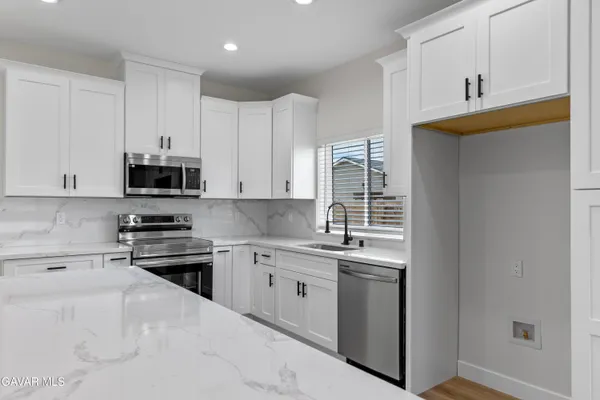 $349,900 | 21651 Karen Place, California City, CA 93505